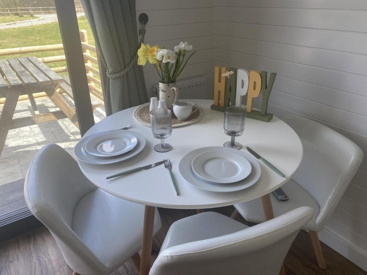 1-Bed Pod Cabin In Beautiful Surroundings Ρέξαμ Εξωτερικό φωτογραφία
